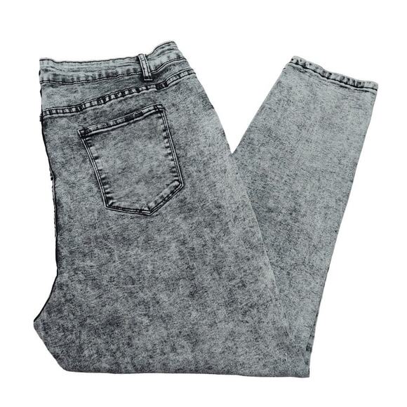 City Chic Women's Plus Size Harley Mid-Rise Ankle Grazer Black Acid Wash Jeans - Picture 1 of 8